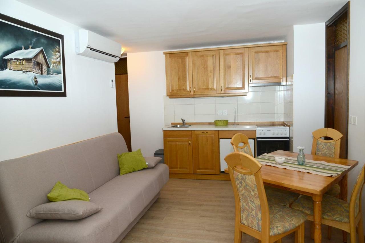 Apartmaji Rabic ボーヒニ エクステリア 写真