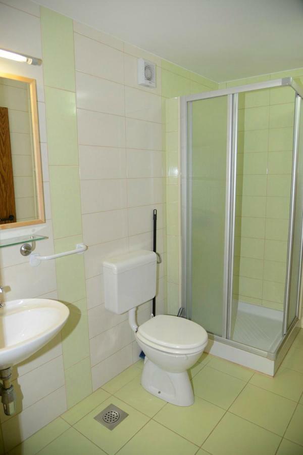 Apartmaji Rabic ボーヒニ エクステリア 写真
